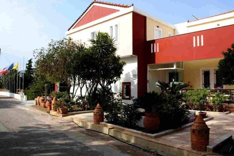 Iris Beach Hotel Монемвазия Экстерьер фото