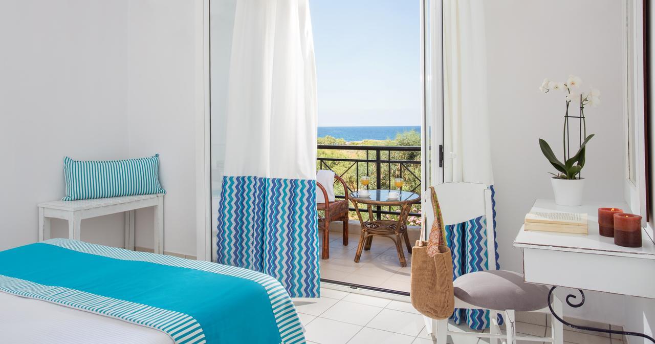 Iris Beach Hotel Монемвазия Экстерьер фото